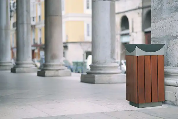 CORBEILLE LIPS - bois tropical URBES 21